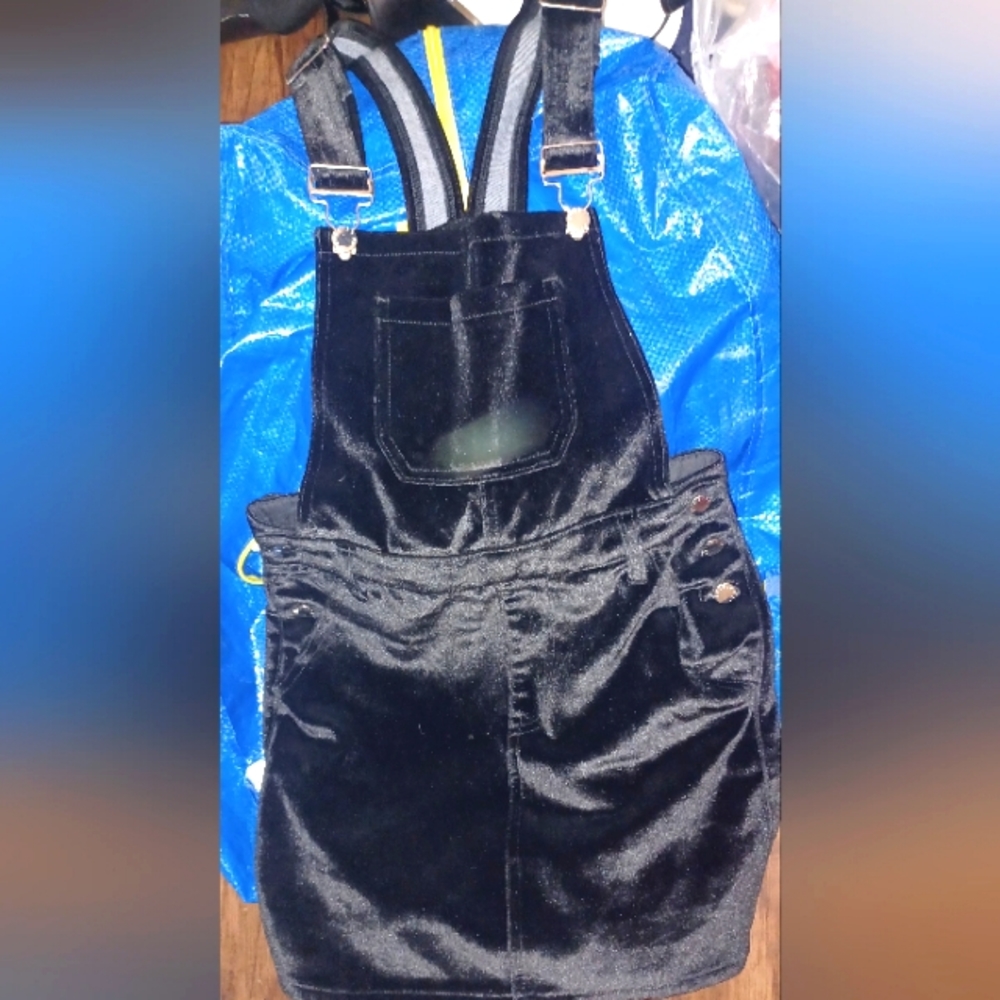 Forever 21 black suede overalls size s
